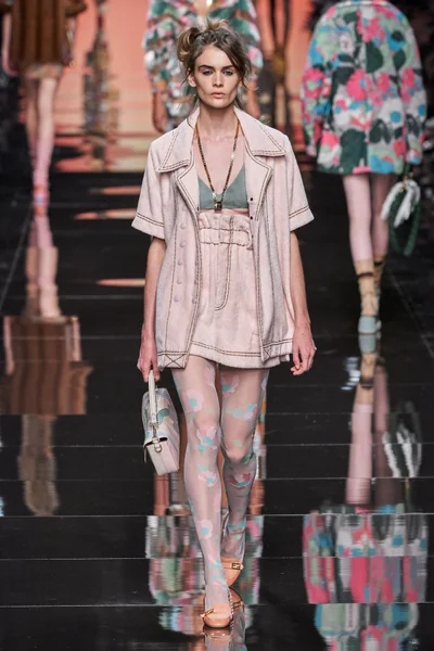 Look 43